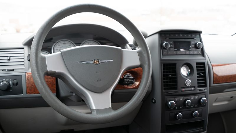 Used 2010 Dodge Grand Caravan for Sale in Stone Mountain, GA