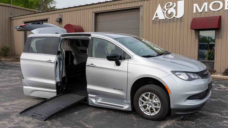 Used 2024 Chrysler Voyager.  ConversionBraunAbility Chrysler Foldout XT