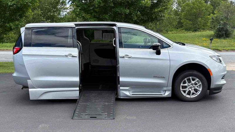 Used 2024 Chrysler Voyager.  ConversionBraunAbility Chrysler Foldout XT