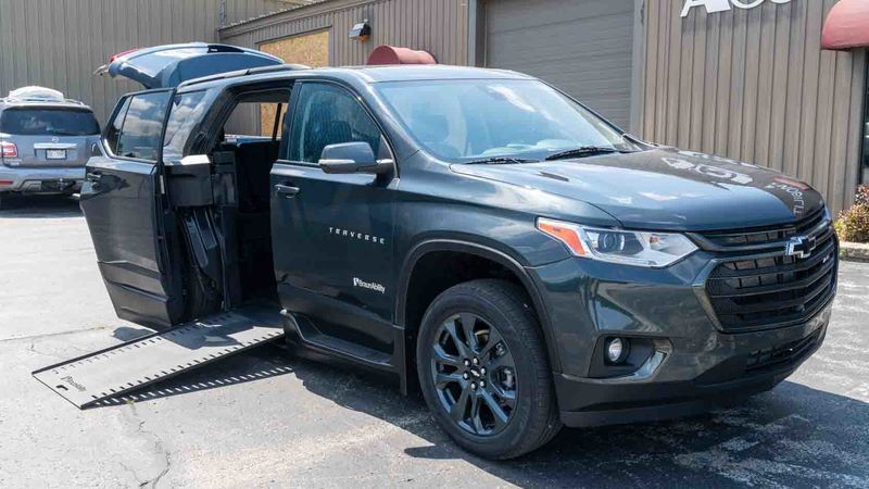 Used 2021 Chevrolet Traverse.  ConversionBraunAbility Chevrolet Traverse - Wheelchair SUV