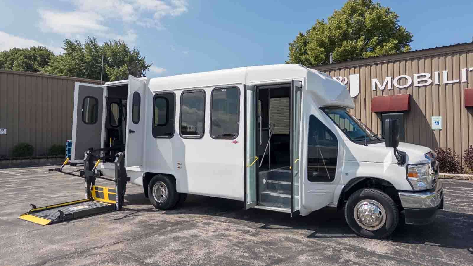 2026 Ford E-Series Cutaway Base
