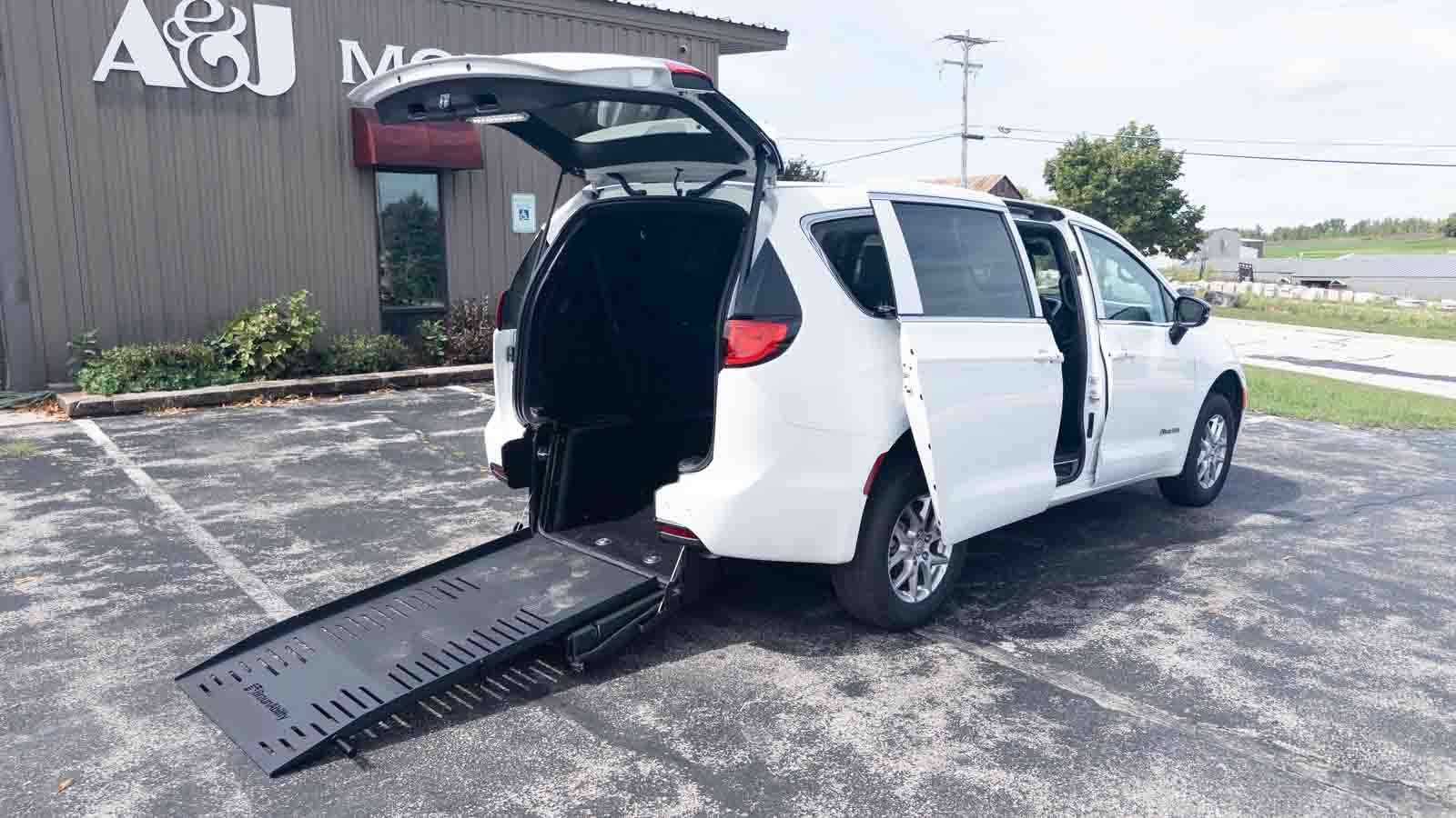 2026 Chrysler Voyager