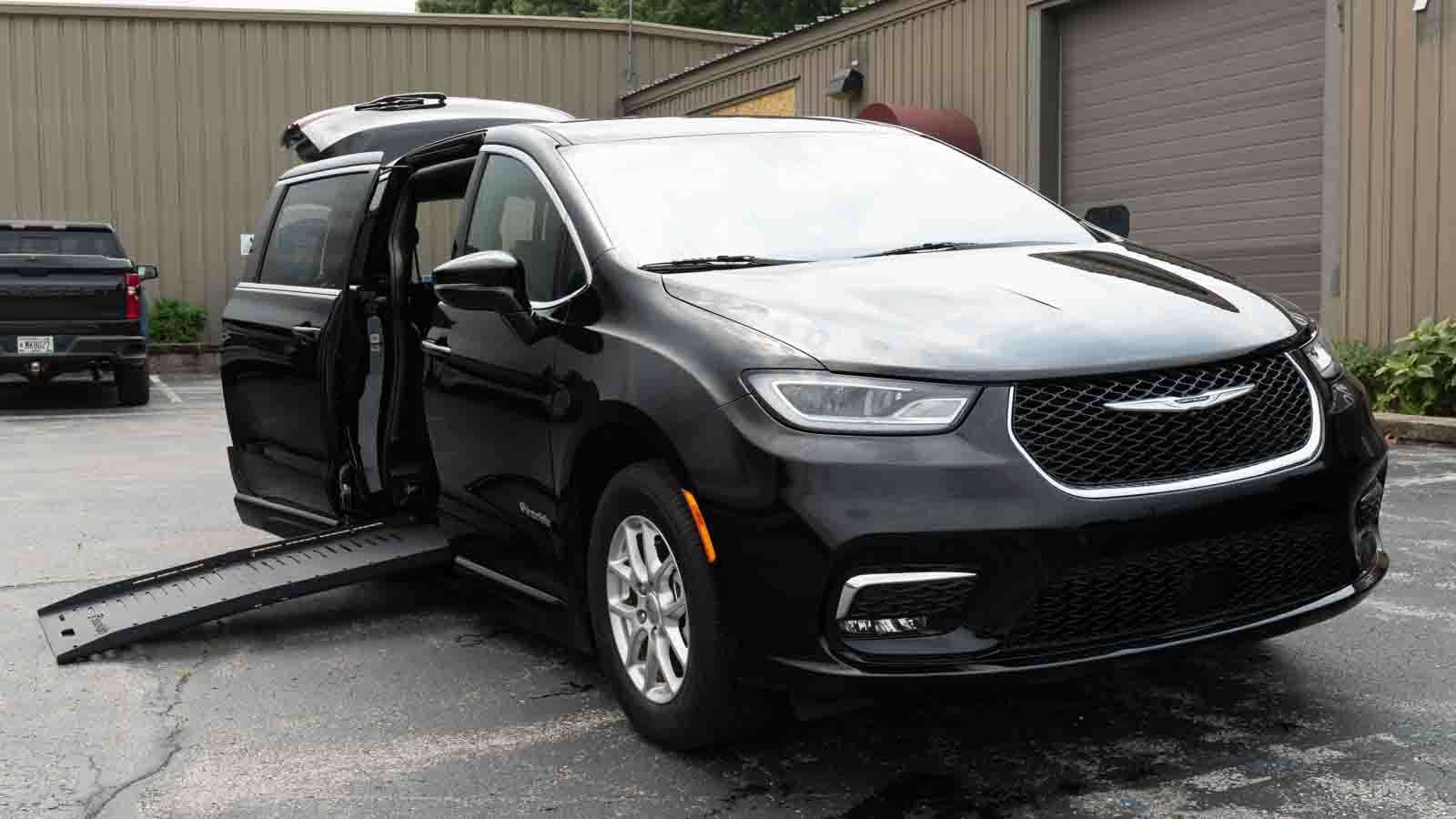 2025 Chrysler Pacifica