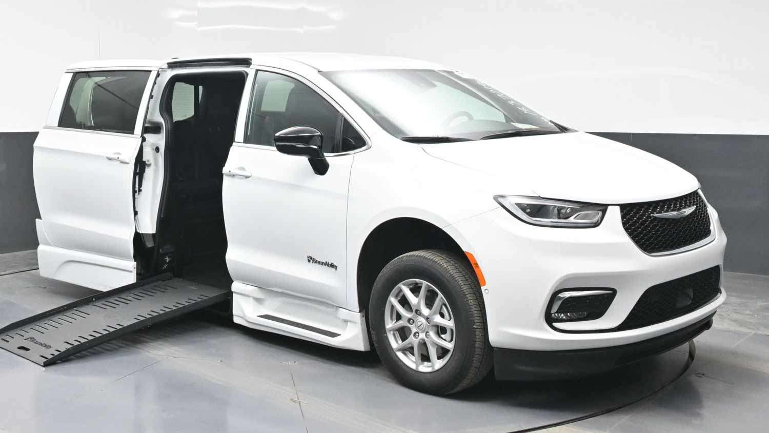 2026 Chrysler Pacifica
