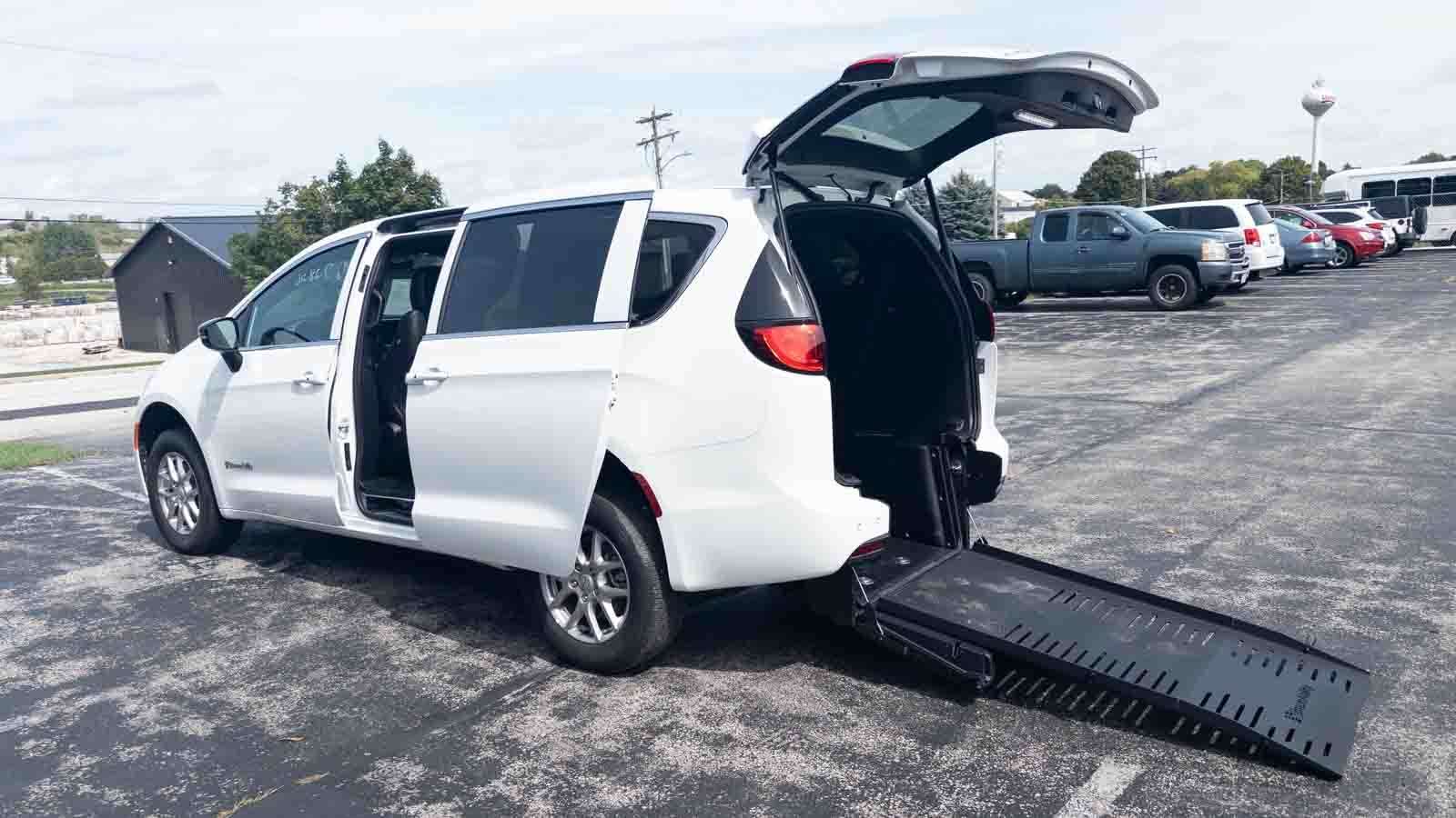 2026 Chrysler Voyager